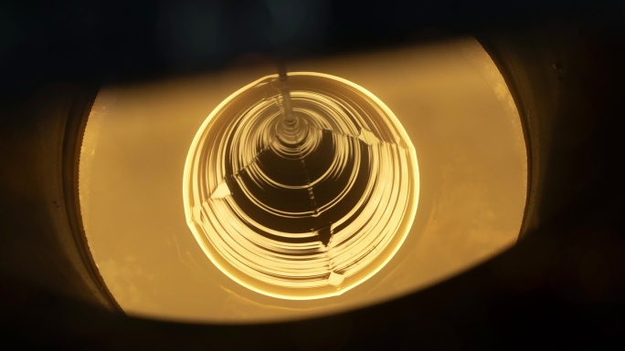 硅晶生产拉晶炉内结晶过程延时摄影