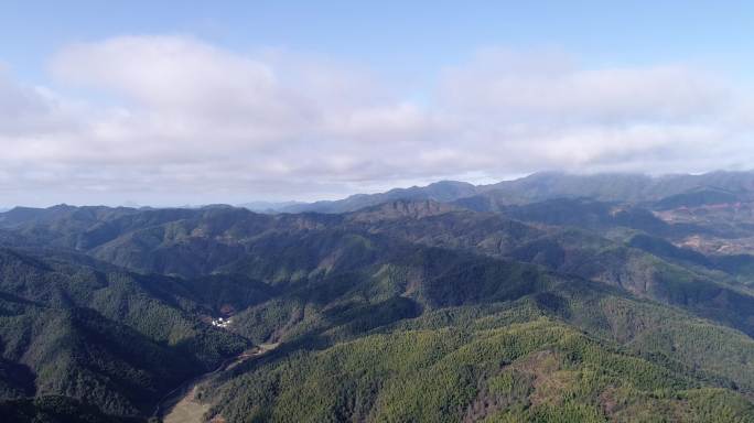 航拍龙翔山及山间乡村