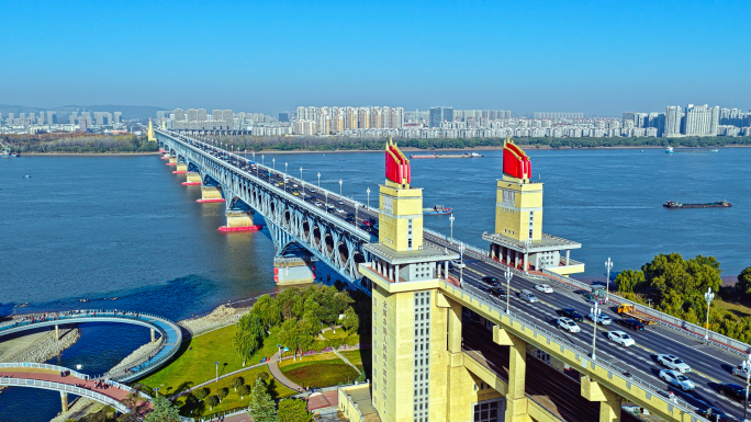 南京长江大桥航拍 长江大桥城市风光