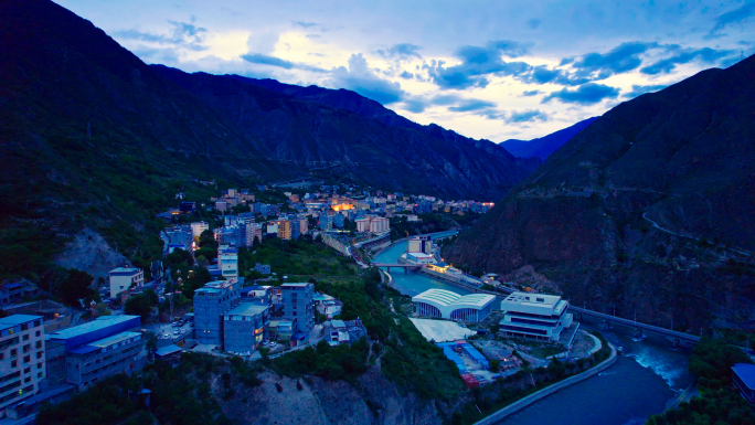 阿坝州小金县夜景