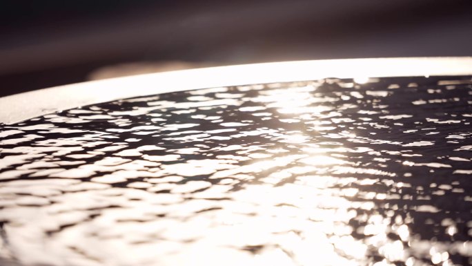 温泉水流特写镜头