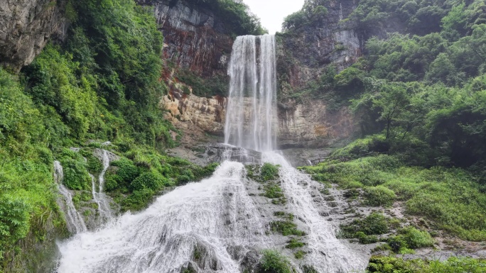 贵州瀑布 森林瀑布4