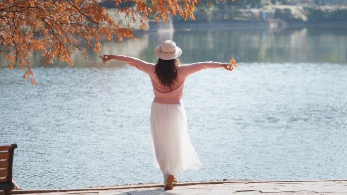 清晨散步有氧健康户外活动