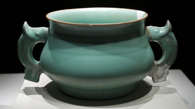 南宋青釉龙耳簋式瓷器炉