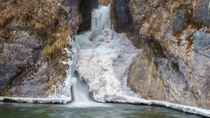 吉林白山临江珍珠门瀑布延时