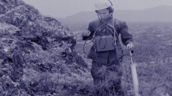 地质勘探队 科考队 野外考察 铀矿石