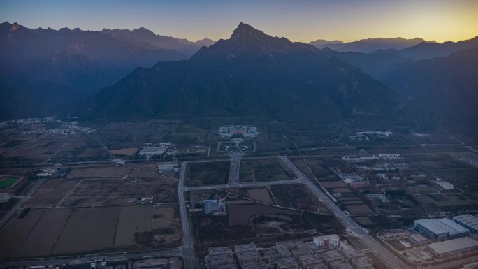 晨曦中的八百里秦川