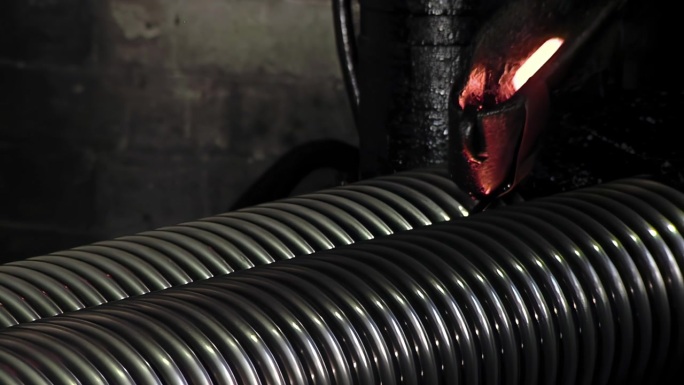 一个老旧的玻璃弹珠制造机在弹珠工厂 - 特写 - 4K