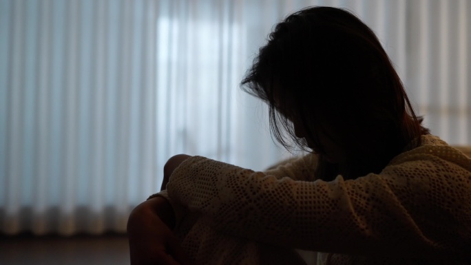 女人痛苦失恋抑郁 伤感视频