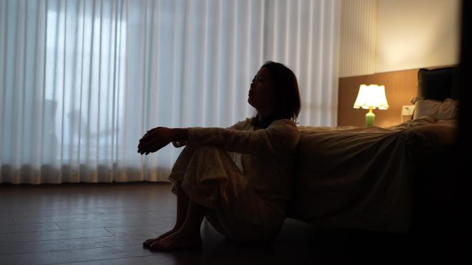 悲伤伤感失落的女孩