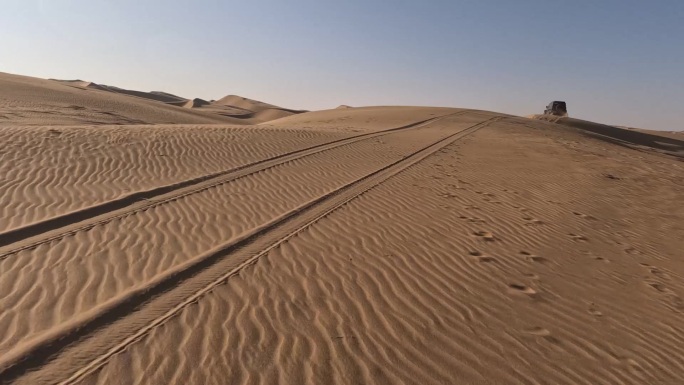 沙漠越野行车轨迹