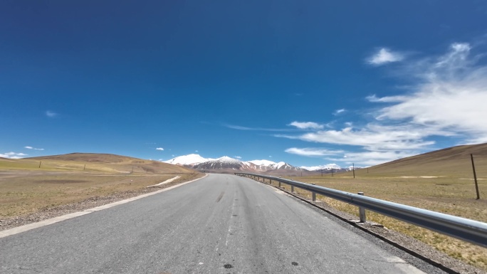 高原公路行车视角