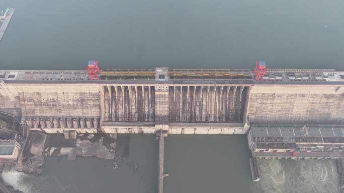 航拍十堰丹江口大坝水电站水库水利工程风光