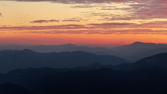 群山云海日落晚霞