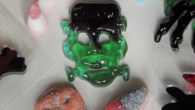 万圣节果冻，造型像怪物，甜蜜又诡异的乐趣
