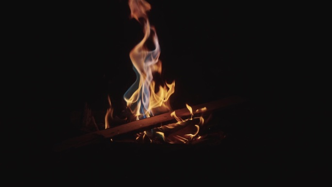 黑色背景火焰动态素材