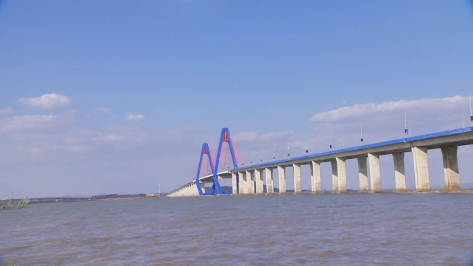 丁字湾大桥  黄海 跨海大桥 蓝天白云