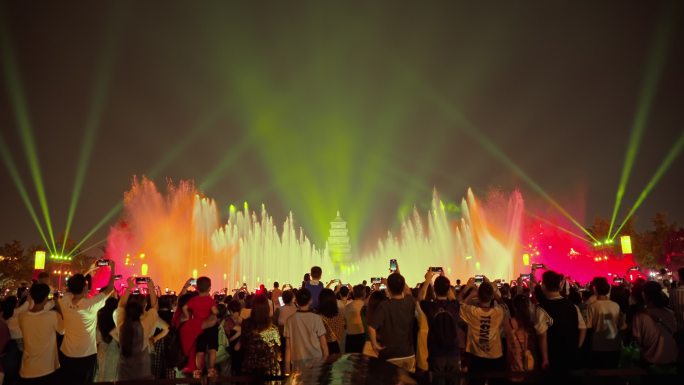 陕西西安大雁塔大型喷泉表演灯光秀