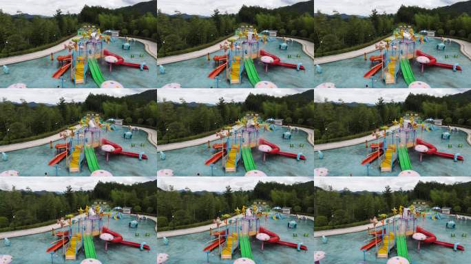 夏日水上乐园游客玩耍画面