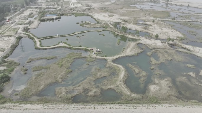 沙漠戈壁湖泊水域鸟瞰画面全景航拍dlog