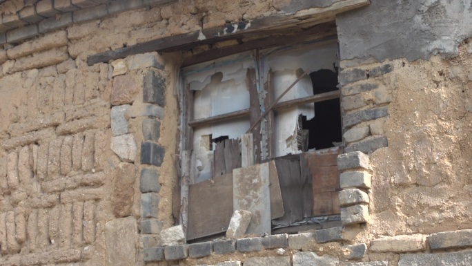 4K素材乡村老房子破旧土坯墙