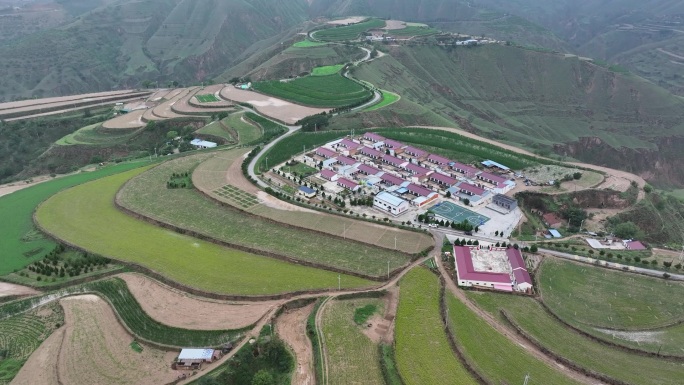 黄土高原上的村庄航拍